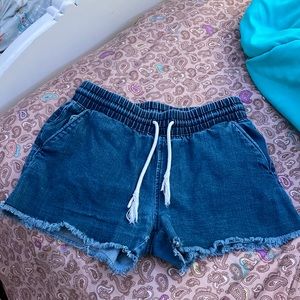 hey i am selling these shorts i don’t wear them a lot and they are in good shape